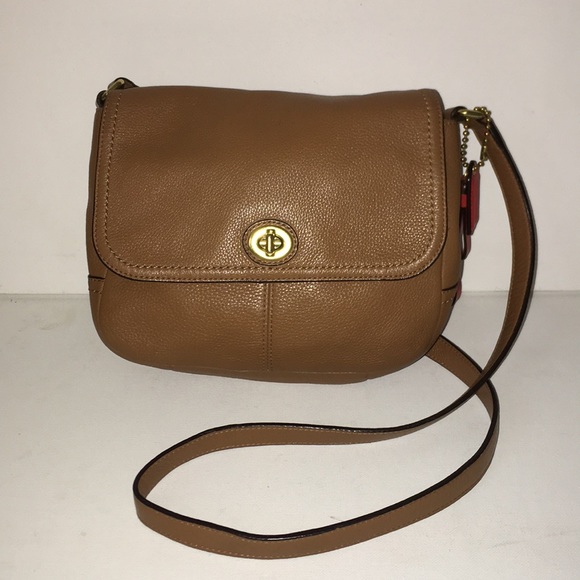 Coach Handbags - Coach leather purse
